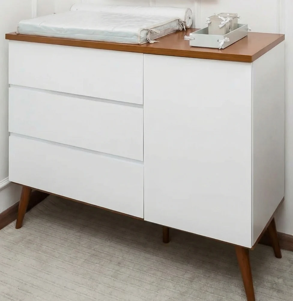 Cômoda de Bebê Viena com Porta Branco com Pé e Tampo Mel - Image 4