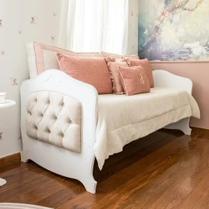 Cama Sofá Nóbile Branco Provençal com Capitonê