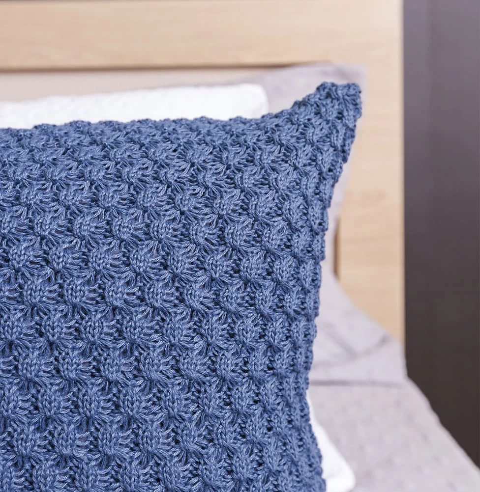Capa de Almofada Tricot Colmeia 60cm x 40cm - Azul Jeans - Image 4