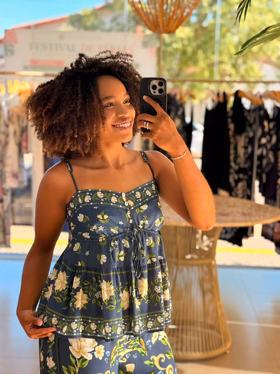 Blusa Estampado Jardim de Azaleias