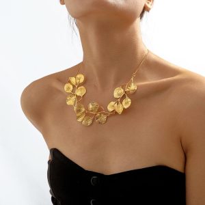Colar Folhas com Corrente Veneziana Folheado a Ouro